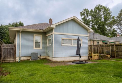 Tiny photo for 909 S 21st Street, New Castle, IN 47362 (MLS # 202625400)