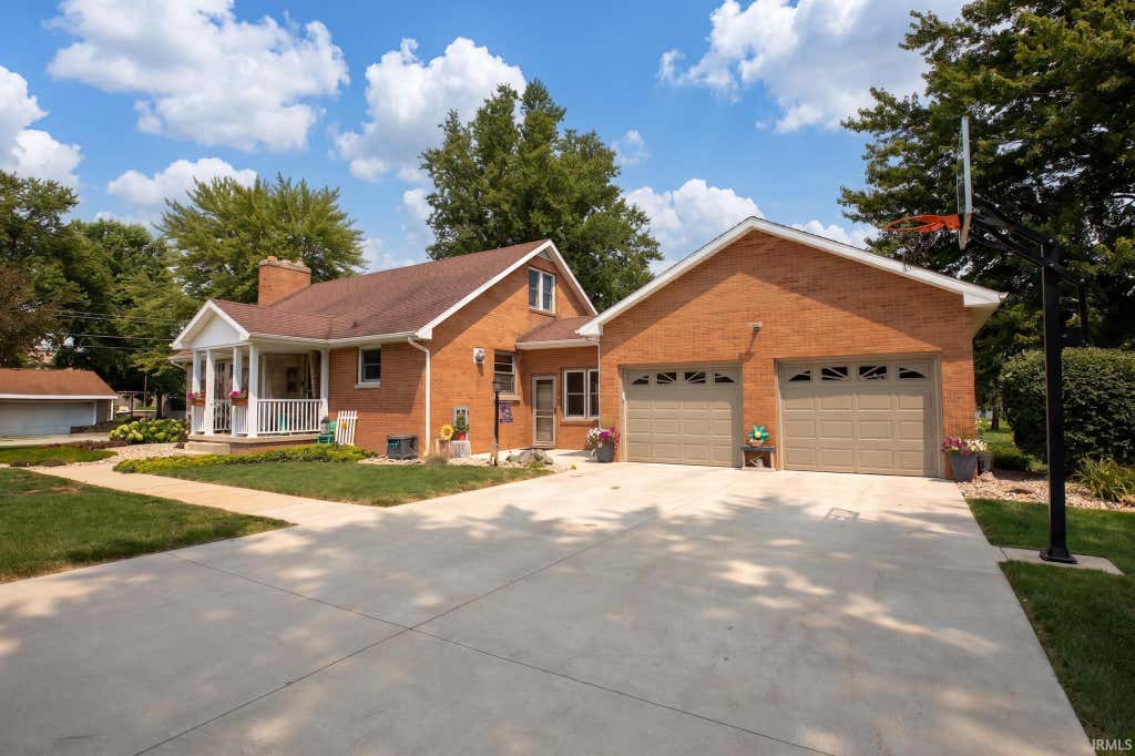 Photo of 506 Lincoln Street, Bourbon, IN 46504 (MLS # 202631217)
