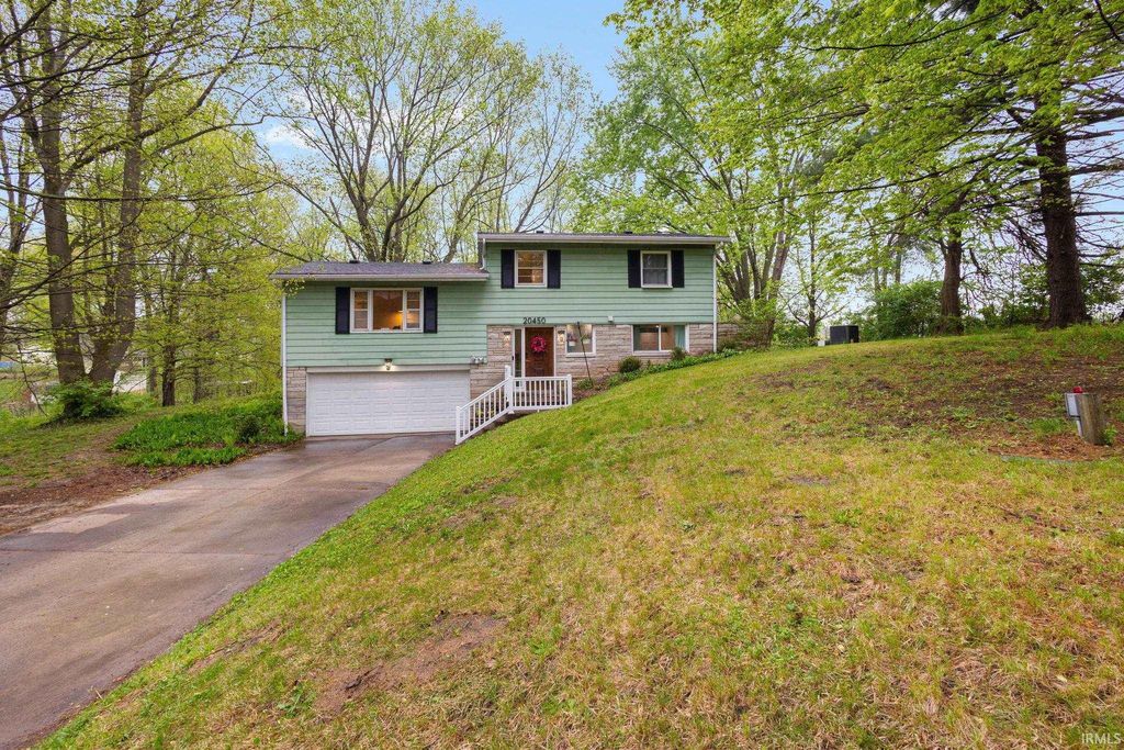Photo of 20450 Pearl Street, South Bend, IN 46614 (MLS # 202615750)