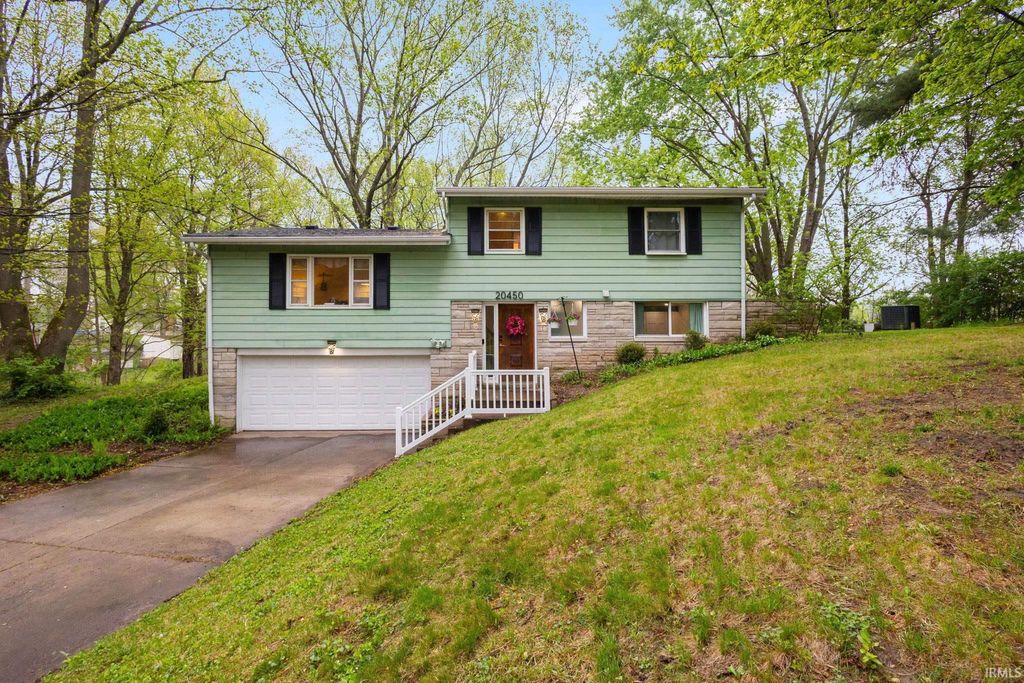 Photo of 20450 Pearl Street, South Bend, IN 46614 (MLS # 202615750)