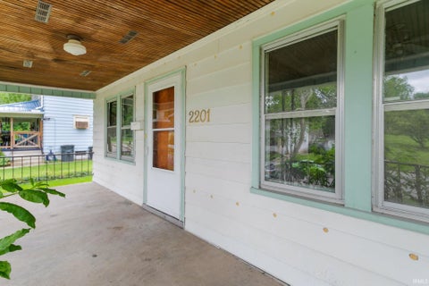 Tiny photo for 2201 Catalpa Street, South Bend, IN 46613 (MLS # 202624866)