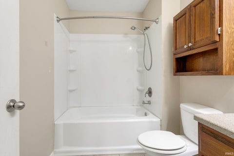 Tiny photo for 2201 Catalpa Street, South Bend, IN 46613 (MLS # 202624866)
