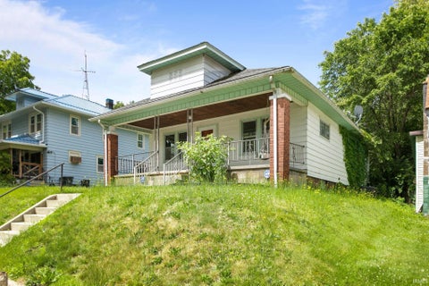 Tiny photo for 2201 Catalpa Street, South Bend, IN 46613 (MLS # 202624866)
