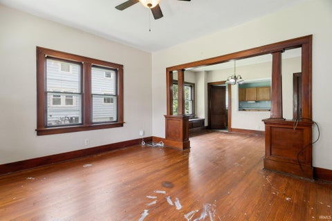 Tiny photo for 2201 Catalpa Street, South Bend, IN 46613 (MLS # 202624866)