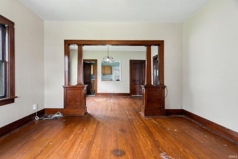 Tiny photo for 2201 Catalpa Street, South Bend, IN 46613 (MLS # 202624866)