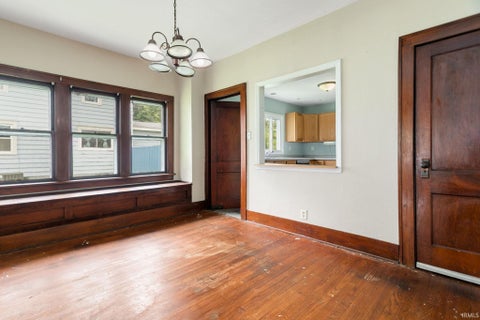 Tiny photo for 2201 Catalpa Street, South Bend, IN 46613 (MLS # 202624866)