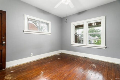Tiny photo for 2201 Catalpa Street, South Bend, IN 46613 (MLS # 202624866)