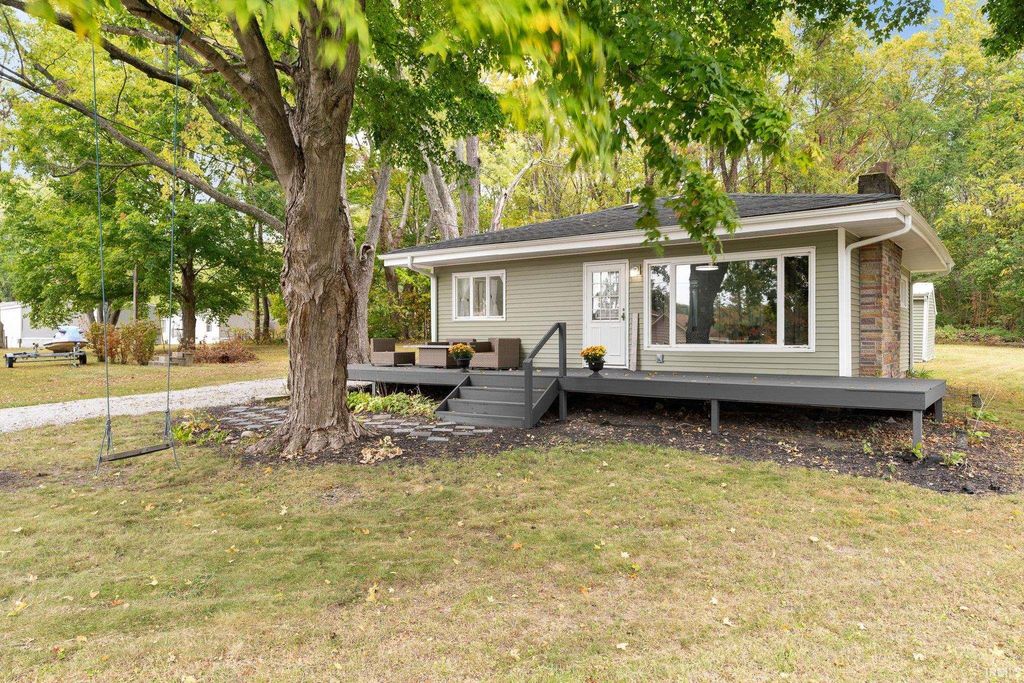 Photo of 5255 E Bay Front Court, Monticello, IN 47960 (MLS # 202542113)
