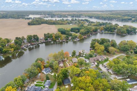 Tiny photo for 5255 E Bay Front Court, Monticello, IN 47960 (MLS # 202542113)