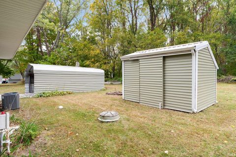 Tiny photo for 5255 E Bay Front Court, Monticello, IN 47960 (MLS # 202542113)