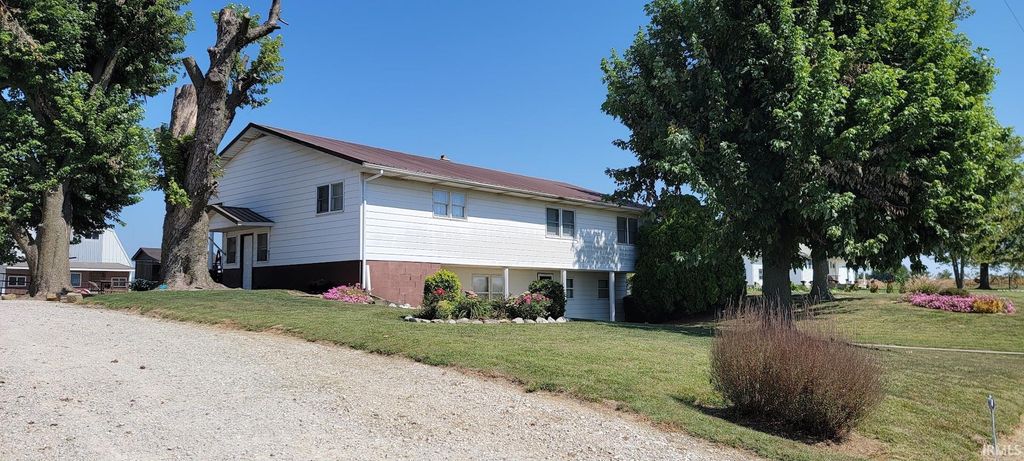 Photo of 3154 N 900 E, Loogootee, IN 47558 (MLS # 202538492)