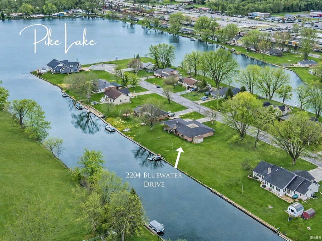 Photo of 2204 Bluewater Drive, Warsaw, IN 46580 (MLS # 202615995)