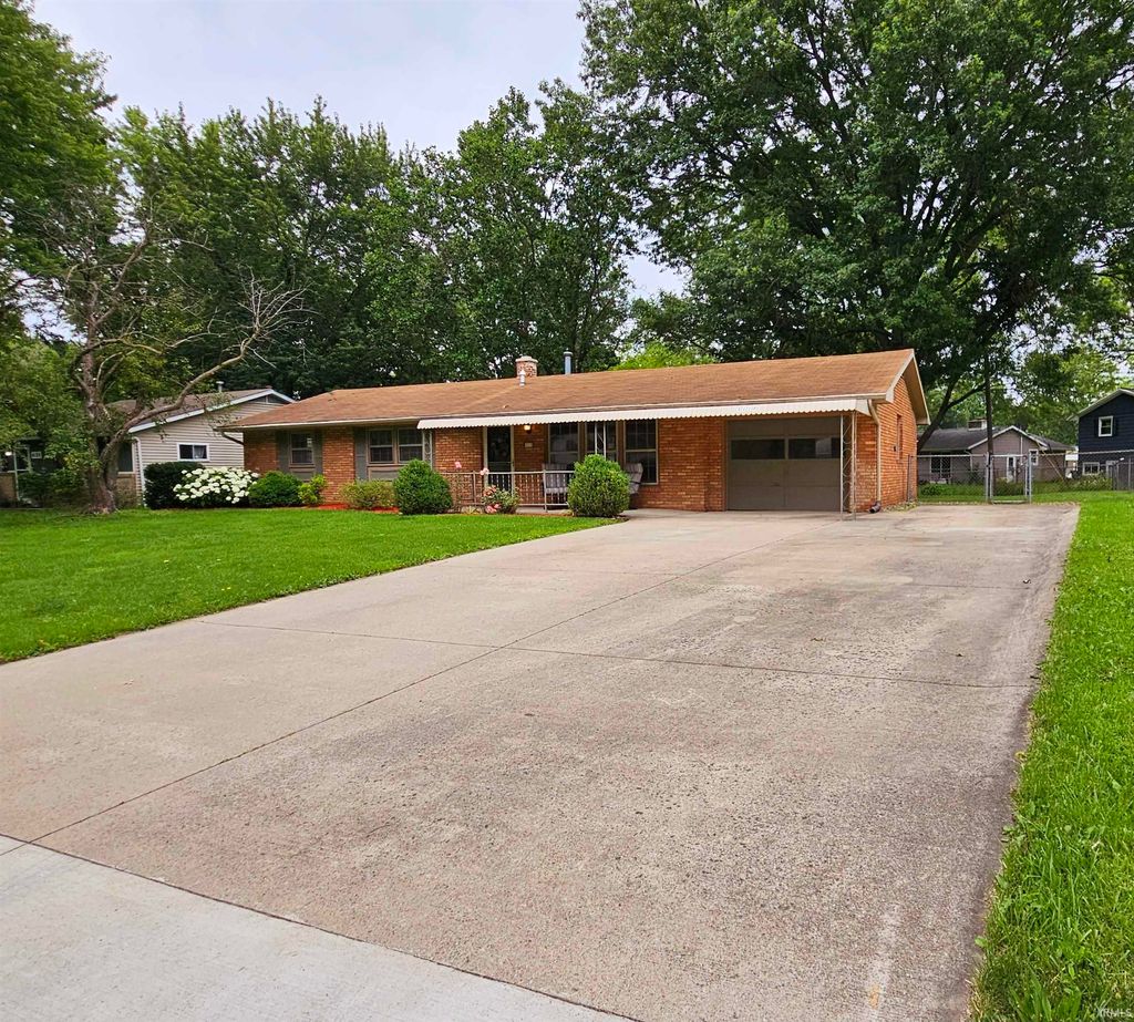 Photo of 4118 Oakleaf Drive, Fort Wayne, IN 46815 (MLS # 202625627)