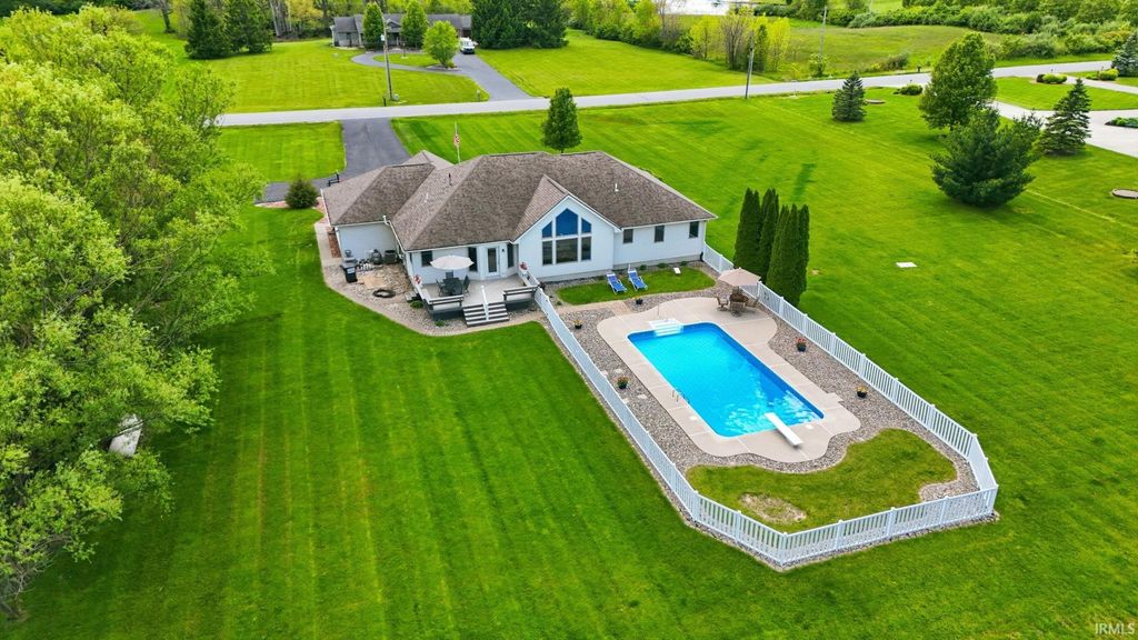 Photo of 7833 Garman Road, Auburn, IN 46706 (MLS # 202618952)