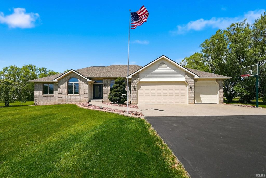 Photo of 7833 Garman Road, Auburn, IN 46706 (MLS # 202618952)