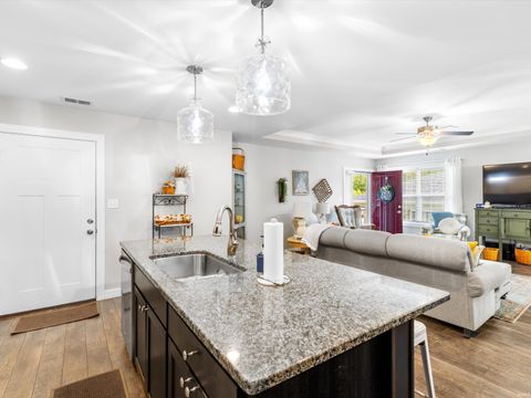 Tiny photo for 1508 Kennel Drive #A, Evansville, IN 47710 (MLS # 202540527)