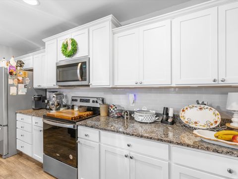 Tiny photo for 1508 Kennel Drive #A, Evansville, IN 47710 (MLS # 202540527)