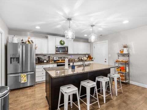 Tiny photo for 1508 Kennel Drive #A, Evansville, IN 47710 (MLS # 202540527)