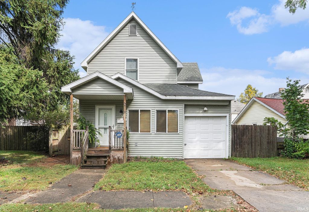 Photo of 710 Kilbourn Street, Elkhart, IN 46514 (MLS # 202537678)