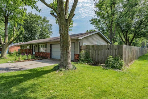 Tiny photo for 4504 Woodway Drive, Fort Wayne, IN 46835 (MLS # 202622465)