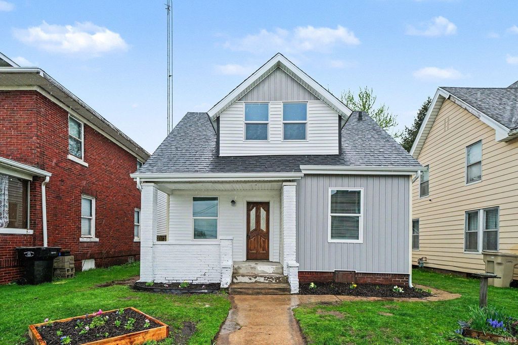 Photo of 610 W Indiana Avenue, South Bend, IN 46613 (MLS # 202613445)