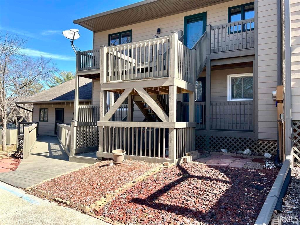 Photo of 9479 S Lake Ridge Drive #147A, Bloomington, IN 47401 (MLS # 202634354)