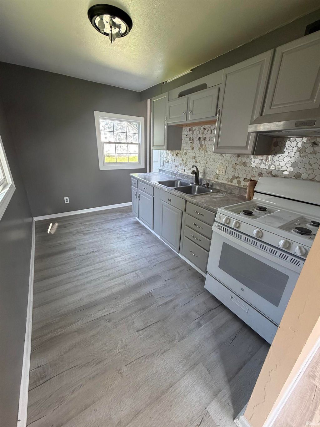 Photo of 4016 Avondale Drive, Fort Wayne, IN 46806 (MLS # 202620585)