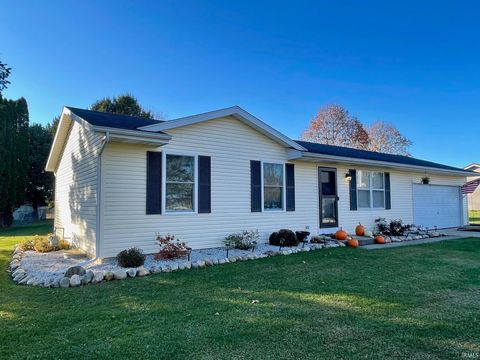 Photo of 17132 Tomahawk Trail, Plymouth, IN 46563 (MLS # 202547308)