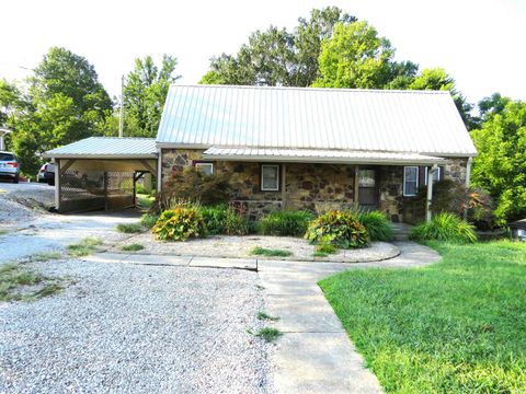 Photo of 6 East Judson St St, Bloomfield, IN 47424 (MLS # 202533032)