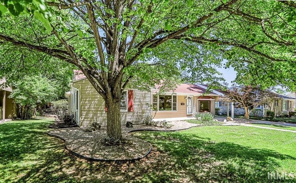 Photo of 811 S Eastside Drive, Bloomington, IN 47401 (MLS # 202624969)
