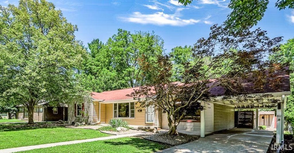 Photo of 811 S Eastside Drive, Bloomington, IN 47401 (MLS # 202624969)