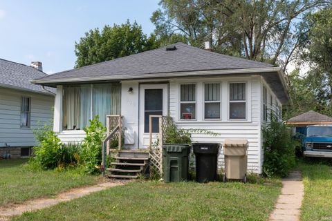 Photo of 809 E Fairview Avenue, South Bend, IN 46614 (MLS # 202536217) Photo of 809 E Fairview Avenue, South Bend, IN 46614 (MLS # 202536217)