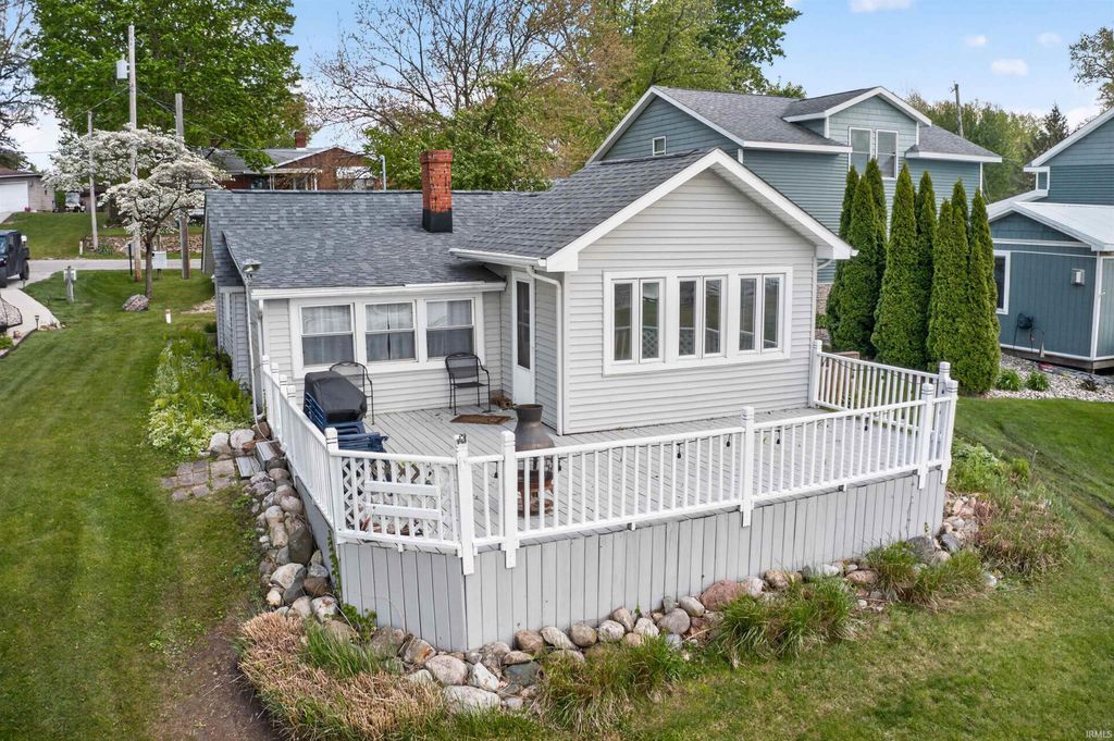 Photo of 4457 N. Sullivan Road, Leesburg, IN 46538 (MLS # 202619133)