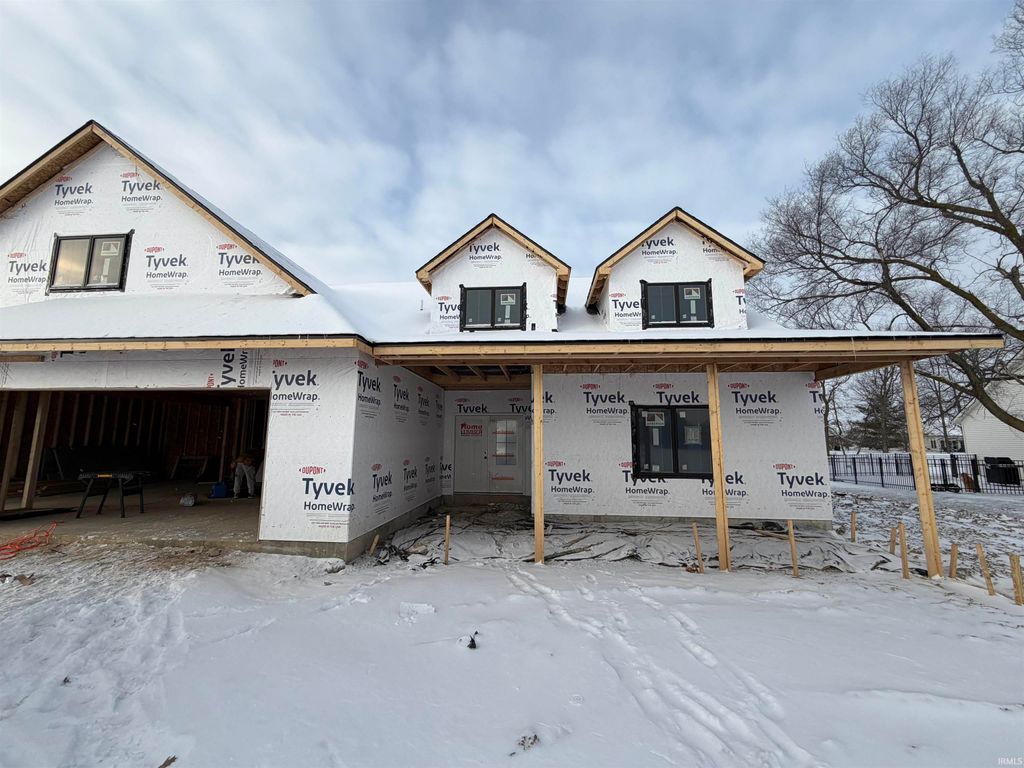 Photo of 17581 Letterbrick Run, Leo, IN 46765 (MLS # 202602065)