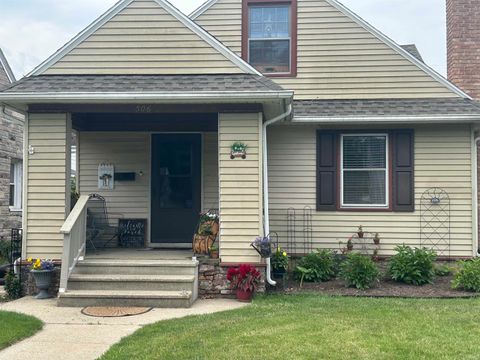 Photo of 506 E Fairview Avenue, South Bend, IN 46614 (MLS # 202547496)