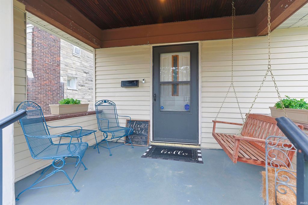 Photo of 506 E Fairview Avenue, South Bend, IN 46614 (MLS # 202547496)