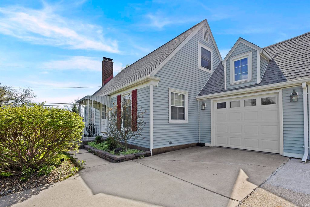 Photo of 2521 Bolton Drive, Fort Wayne, IN 46805 (MLS # 202614923)