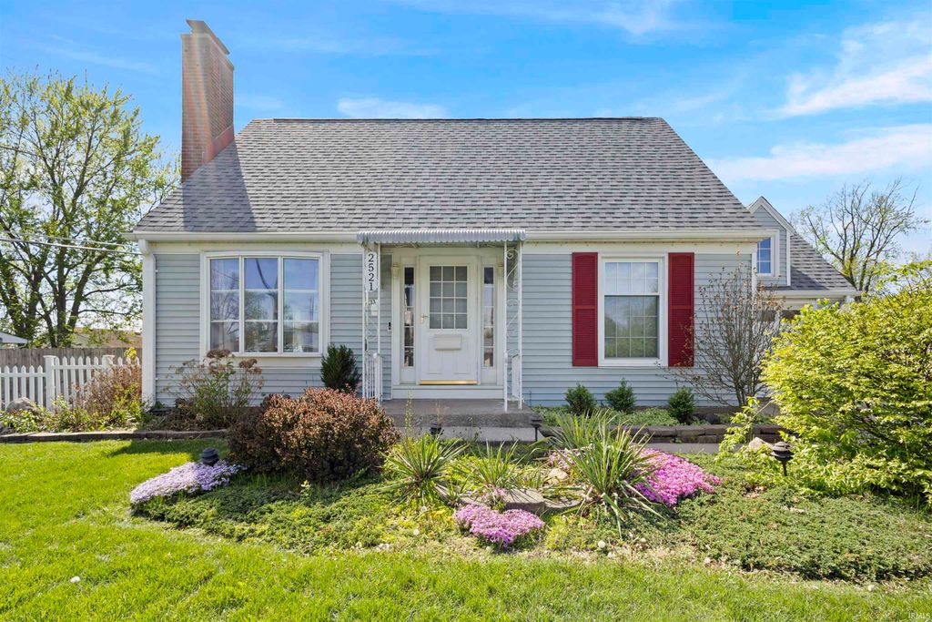 Photo of 2521 Bolton Drive, Fort Wayne, IN 46805 (MLS # 202614923)