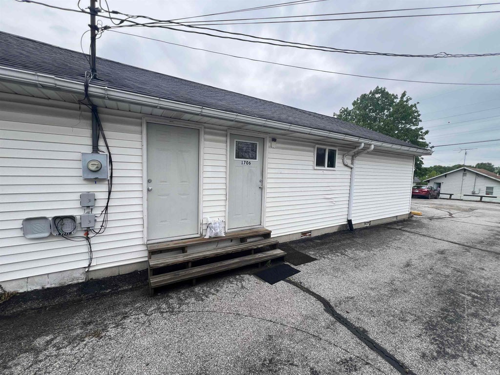 Photo of 1708 24th Street, Bedford, IN 47421 (MLS # 202617326)