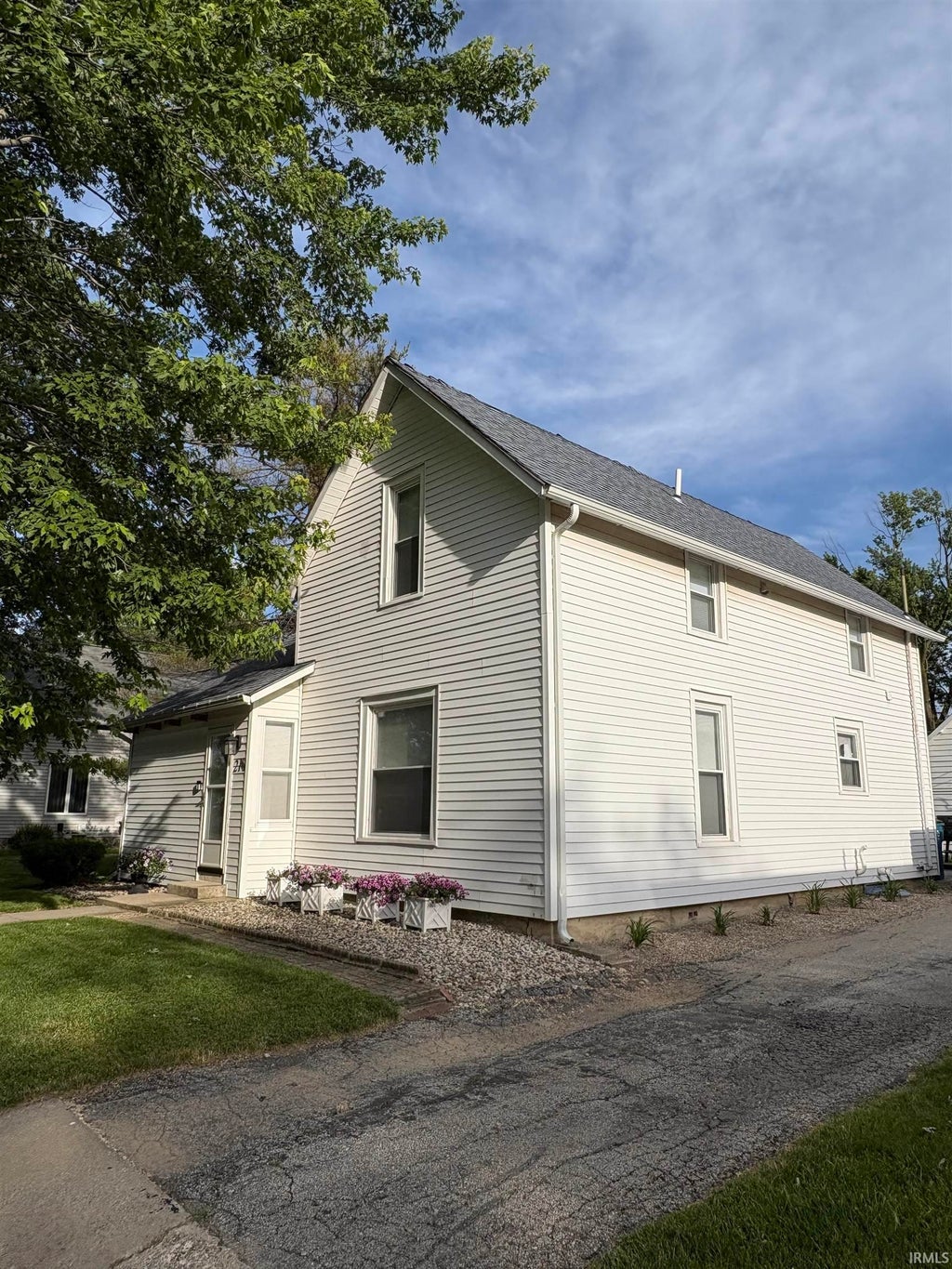 Photo of 210 E Jackson Street, Monroe, IN 46772 (MLS # 202621509)