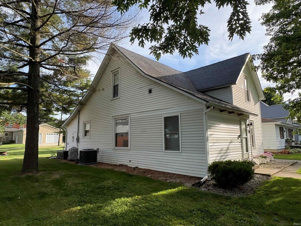 Photo of 210 E Jackson Street, Monroe, IN 46772 (MLS # 202621509)