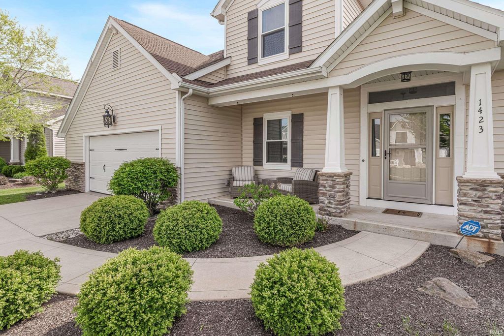 Photo of 1423 Cypress Spring Drive, Fort Wayne, IN 46814 (MLS # 202615128)