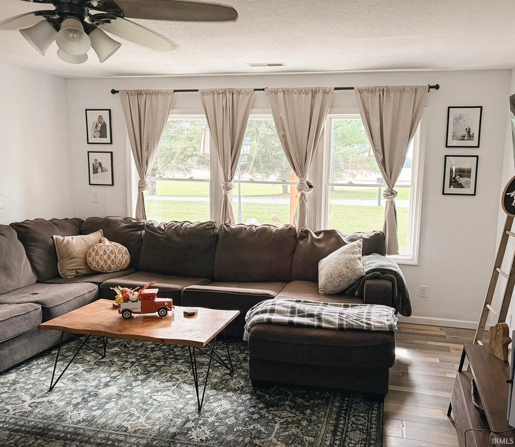 Photo of 2131 County Road 60, Auburn, IN 46706 (MLS # 202642183)