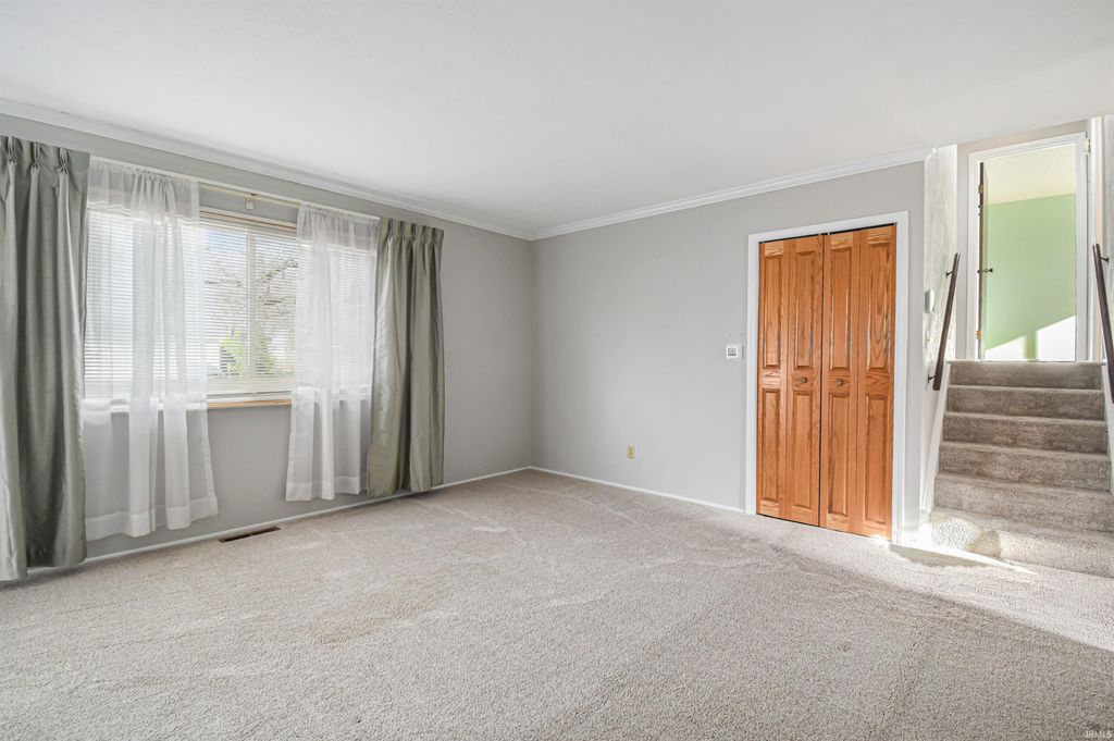 Photo of 1506 Cantondale Lane, Mishawaka, IN 46544 (MLS # 202609368)