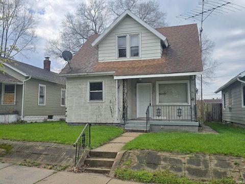 1813 Kendall Street South Bend IN 46613