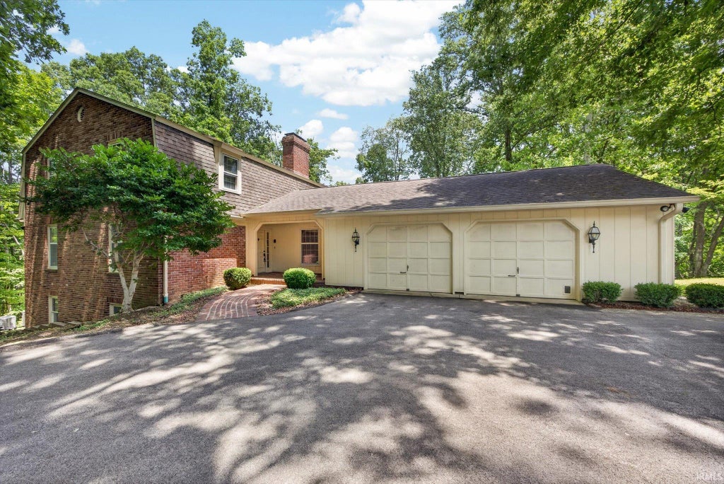 Photo of 3200 N Browncliff Lane, Bloomington, IN 47408 (MLS # 202628020)