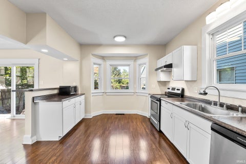 Tiny photo for 1225 Crescent Avenue, Fort Wayne, IN 46805 (MLS # 202642244)