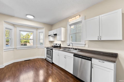 Tiny photo for 1225 Crescent Avenue, Fort Wayne, IN 46805 (MLS # 202642244)