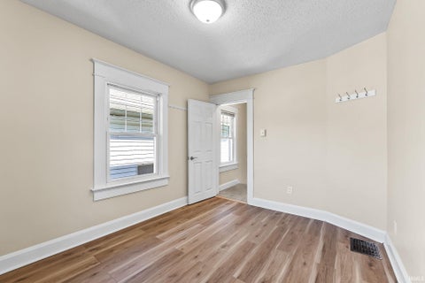 Tiny photo for 1225 Crescent Avenue, Fort Wayne, IN 46805 (MLS # 202642244)