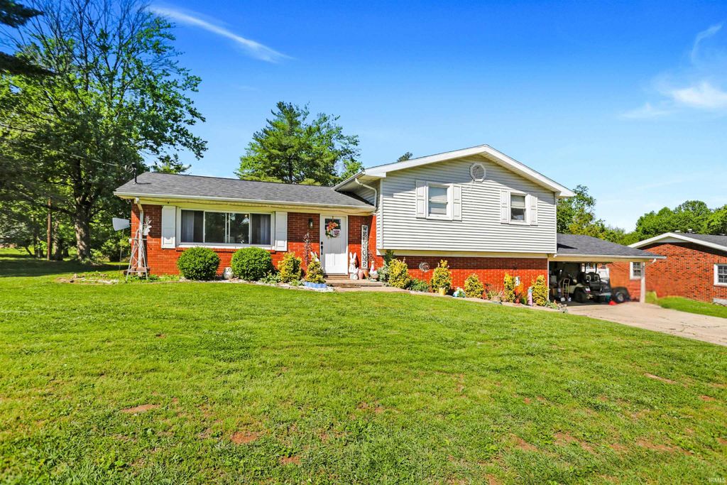 Photo of 917 S Eighth Street, Boonville, IN 47601 (MLS # 202616232)